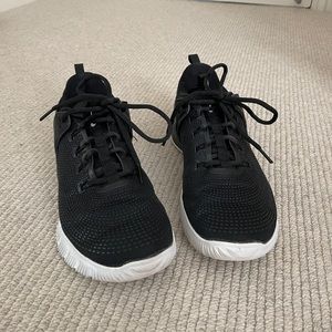 Nike women’s hyperace volleyball shoes